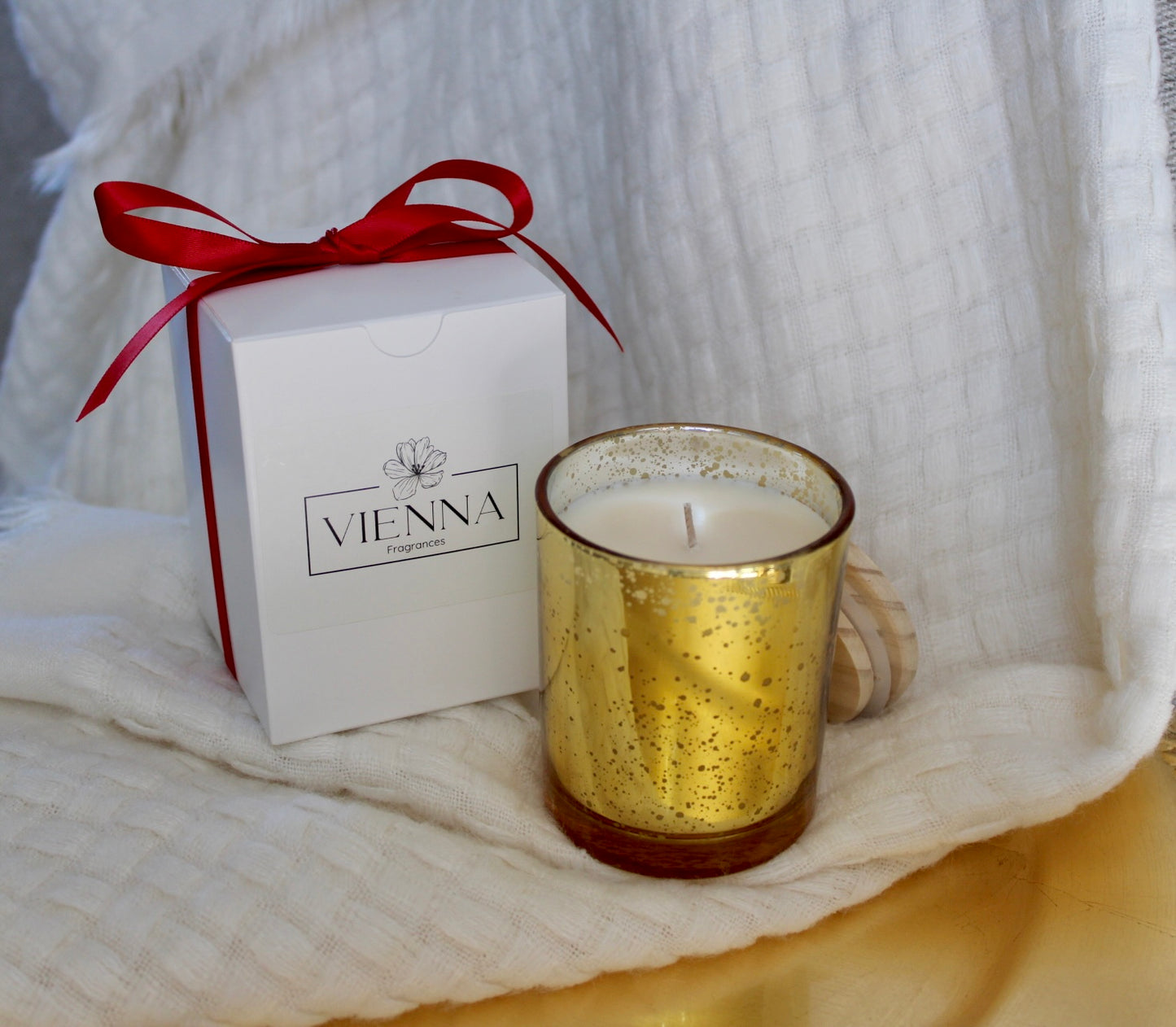 Juniper Cashmere 6oz Candle (Gold Jar)